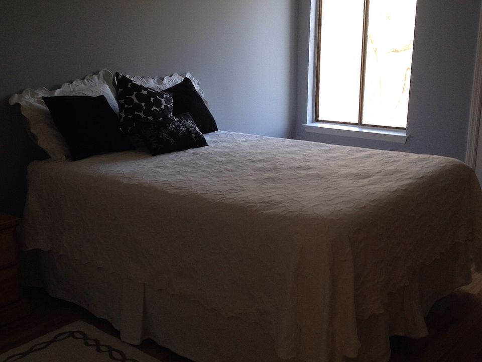 Queen size bed