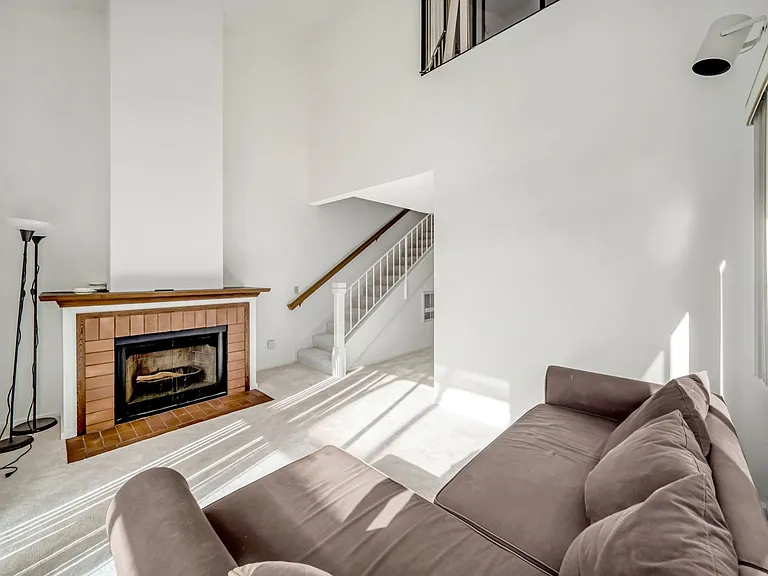 2578 Virginia St #6 — Photo 16