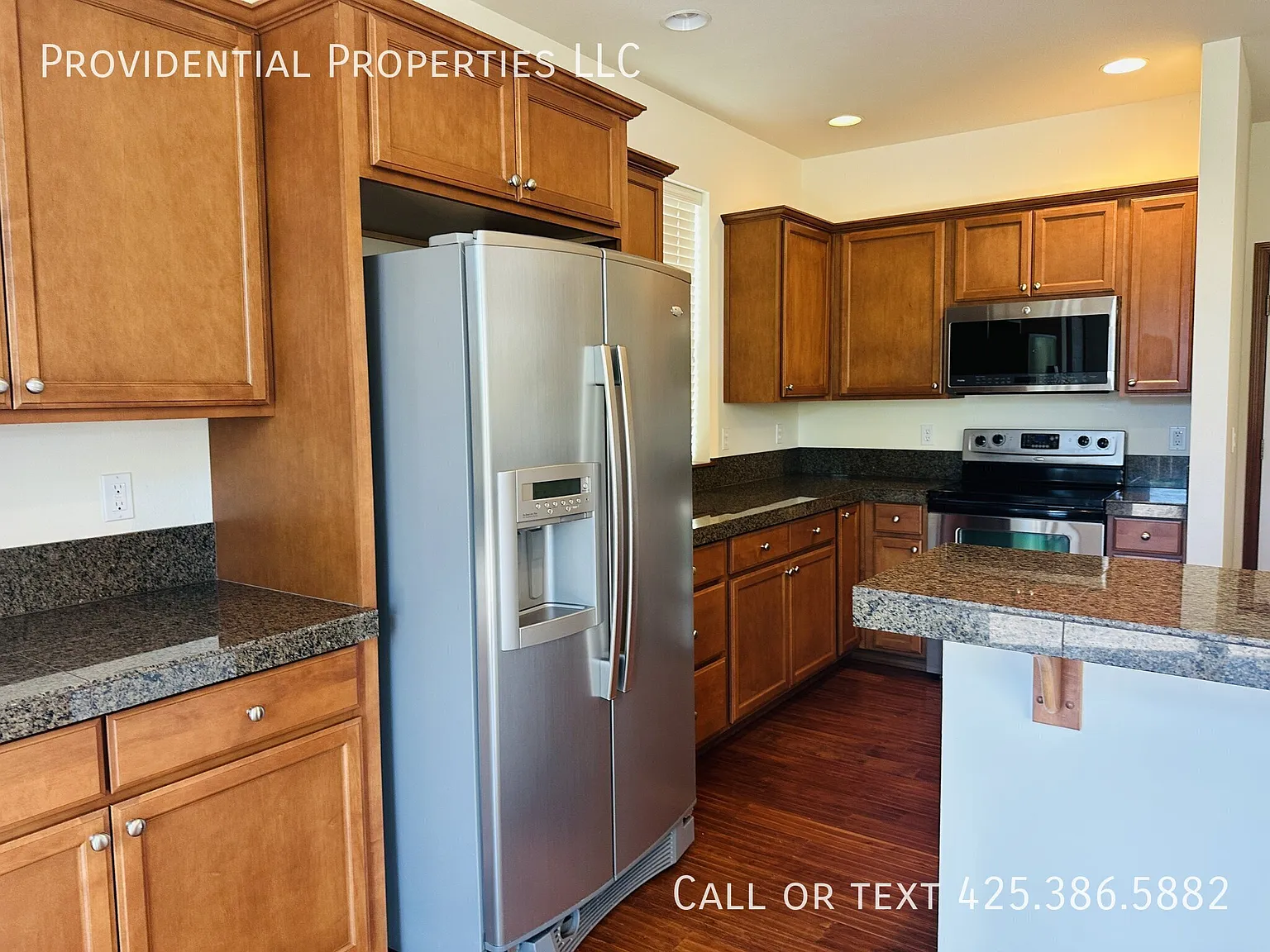 4 bed, 2.5 bath, 2720 sqft, $3,600 — Photo 2