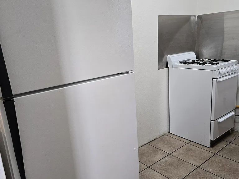 1442 Alamitos Ave #C — Photo 5