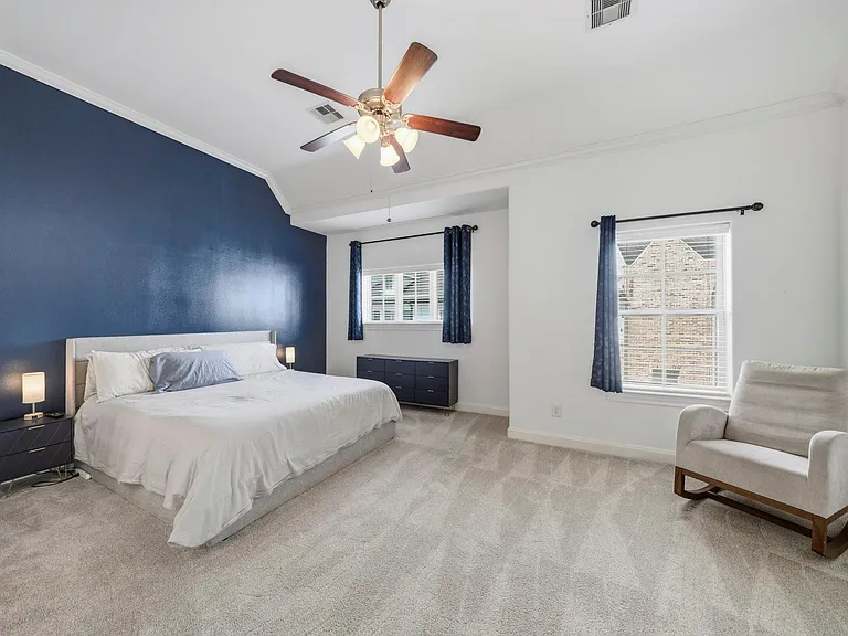 9435 London Bridge Sta — Photo 13