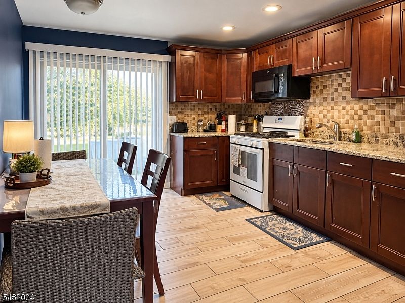 2nd image of 532 High St