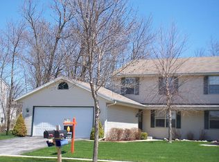 W208N16542 Glen Hill Dr, Jackson, WI 53037