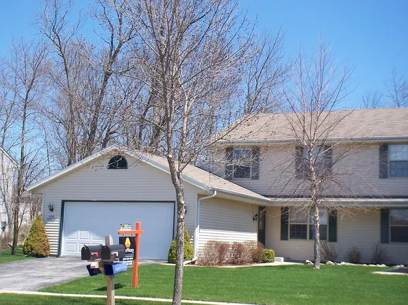 W208N16542 Glen Hill Dr, Jackson, WI 53037