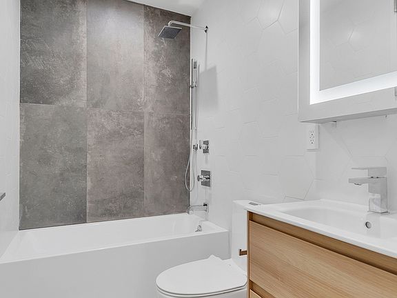 5th image of 70 Lafayette Ave #1B