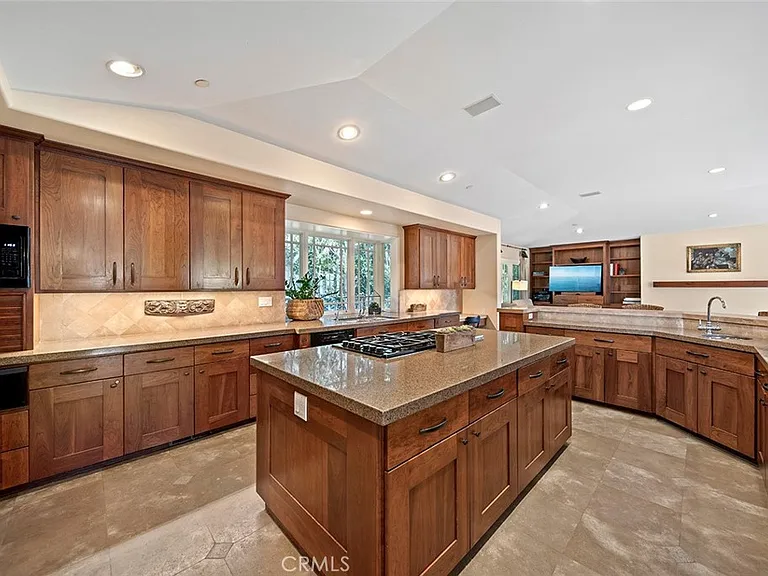839 Emerald Bay — Photo 9