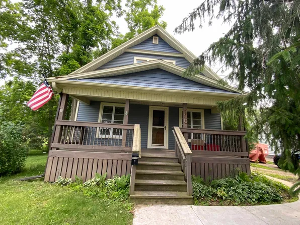 530 E Huron St, Omro, WI 54963