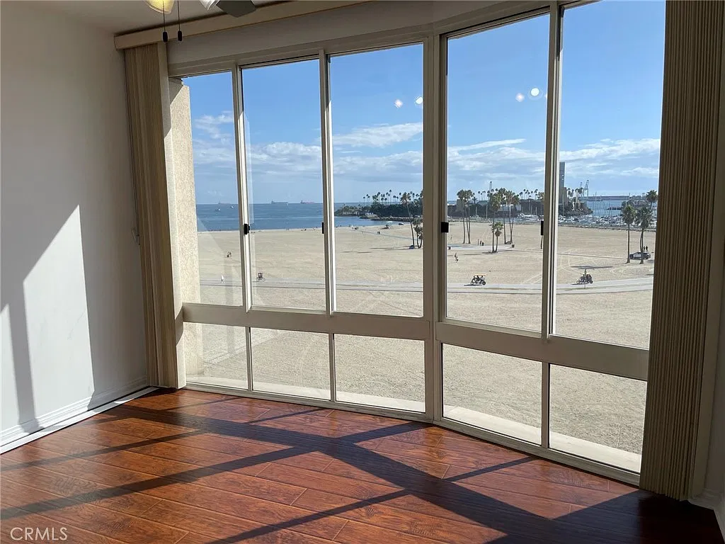 2 bed, 1369 sqft, $4,600 — Photo 4