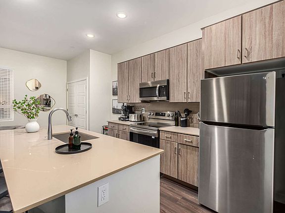 3rd image of 6301 E Pinnacle Vista Dr #1007