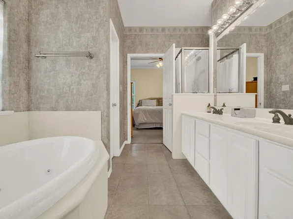 14506 Courtney St, Pinehurst, TX 77362