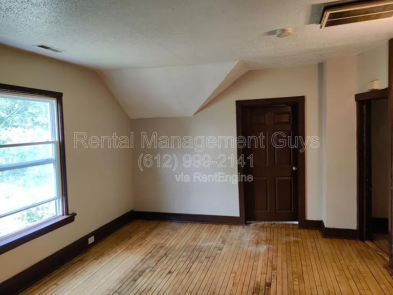 2500 17th Ave S #2 — Photo 5