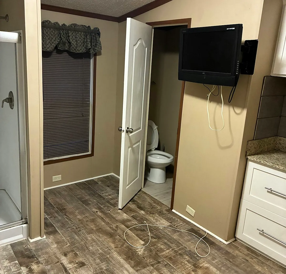 327 Shanklin Road, Unit c — Photo 4