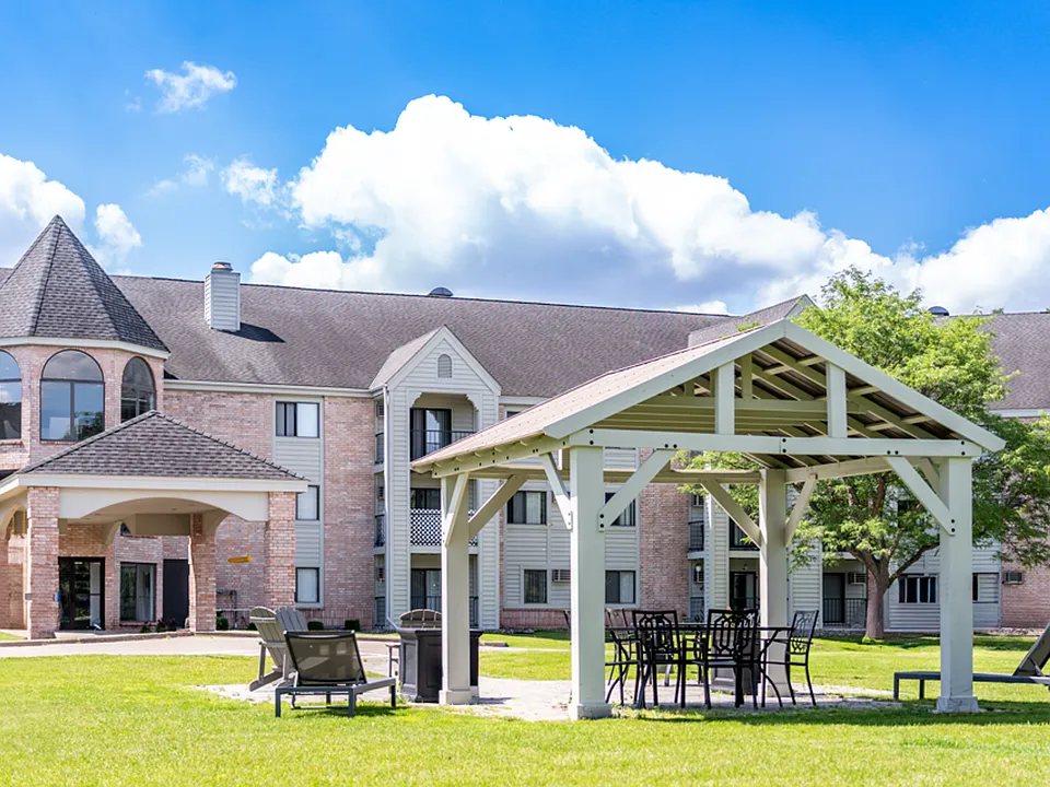 Hummingbird Cove Apartments