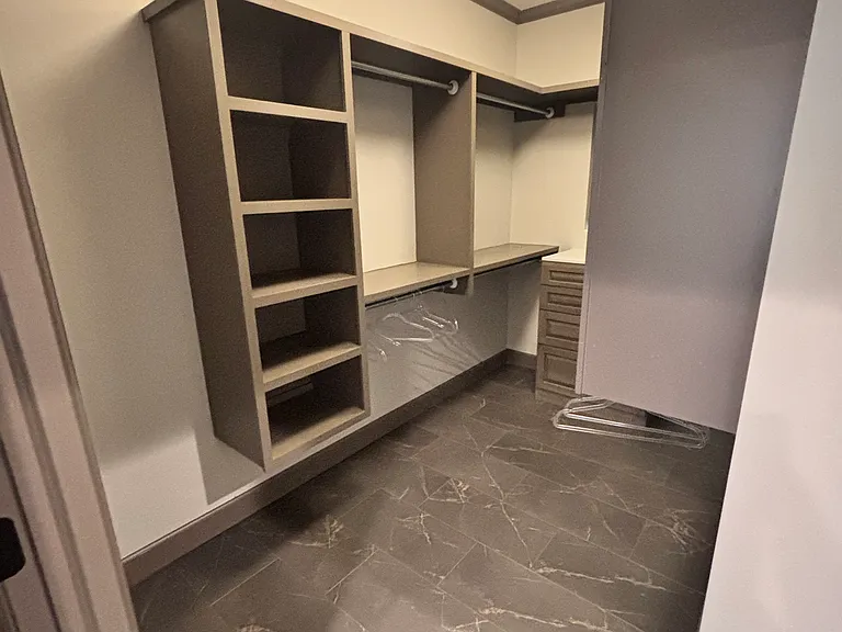 135 N Locust St — Photo 14