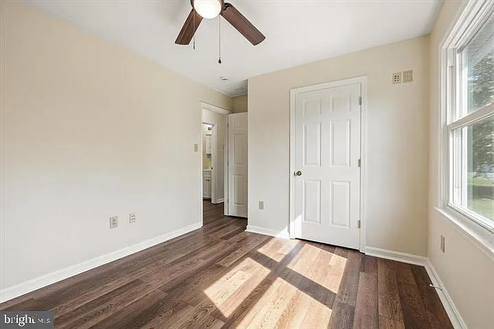 136 Nightingale Ave — Photo 18