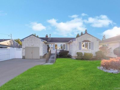 136 Fulton Street, Massapequa Park, NY, 11762