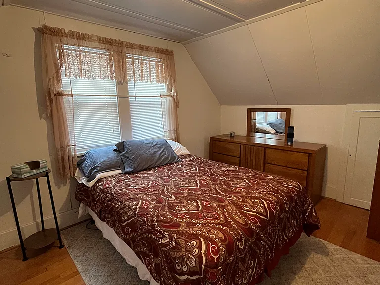 321 Linn St — Photo 32