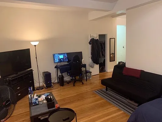 Rented by Johanna Gyuro, LREB | media 27