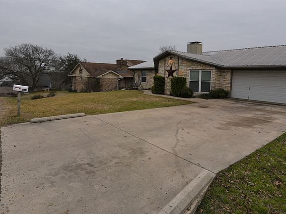 2nd image of 7243 Woodlake Cir