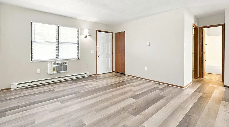 2 bed, 1.0 bath, $1,000 — Photo 3
