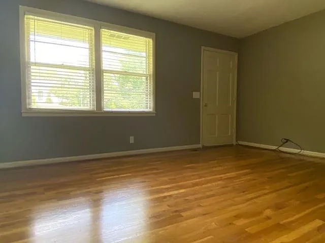 2 bed, 1400 sqft, $2,200 — Photo 2