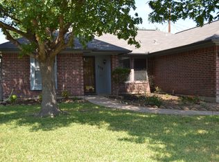 322 Alyse Rd, Roanoke, TX 76262