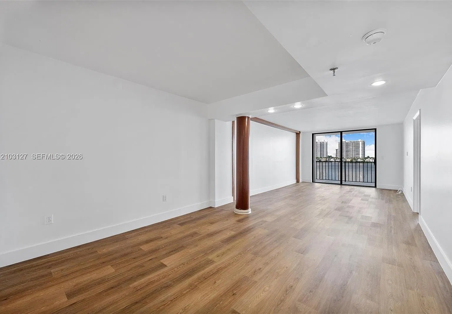 Bay House Tower Condo — Photo 2