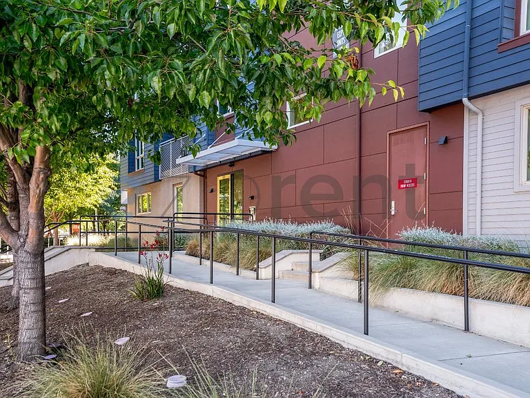 460 Montague Expy #40 — Photo 6