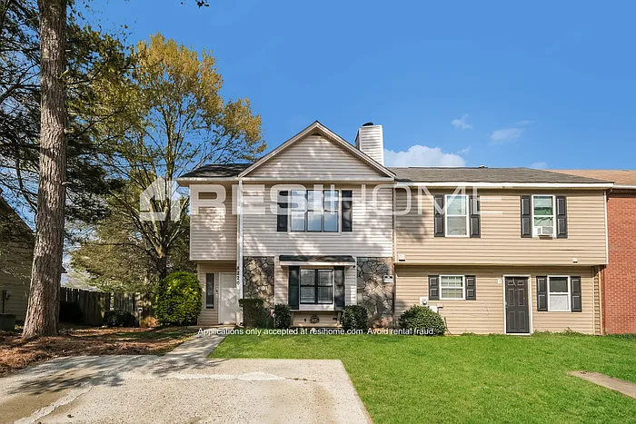 8226 Canyon Forge Dr — Photo 1