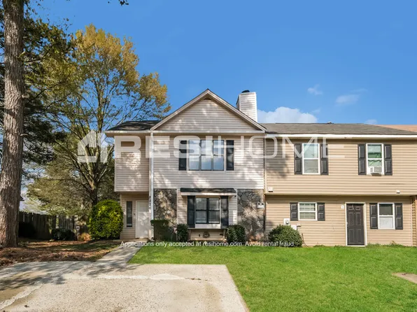 8226 Canyon Forge Dr, Riverdale, GA 30274