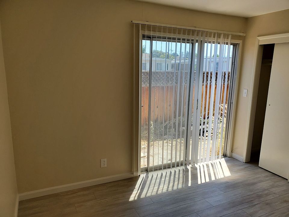 1st image of 929 Tamarack Ln #426