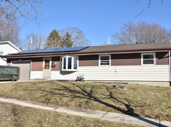 1329 North 11th AVENUE, West Bend, WI 53090