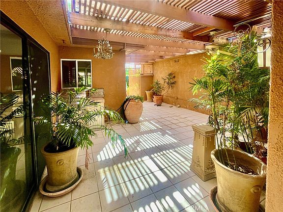 4th image of 32 La Ronda Dr