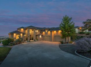 16601 S Grandview Ln, Kennewick, WA 99338