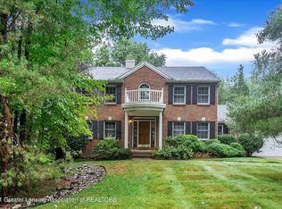 3920 Bayberry Ln, Lansing, MI 48911