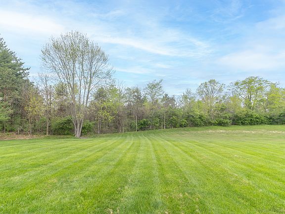 5th image of 822 Planters Rd