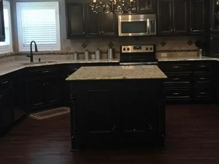 4347 Kenilworth Cir — Photo 4