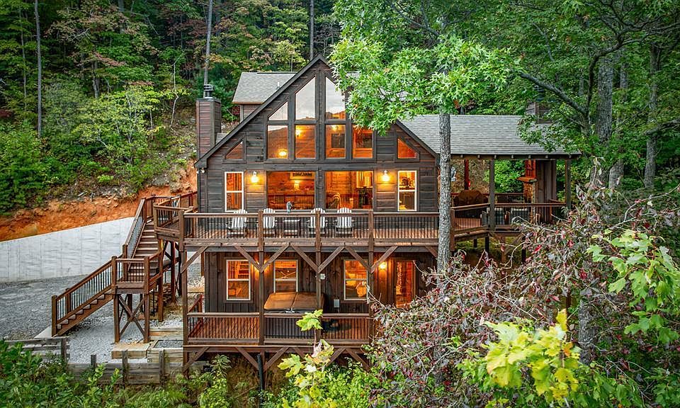 1st image of 300 Cloudland Trce