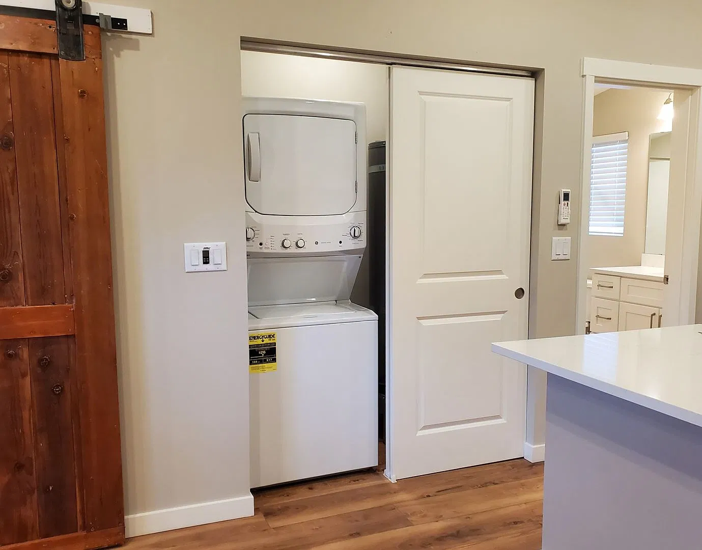 Freshly Renovated 1 Bdrm With All Appliances - North End! $1675 Rent — Photo 4