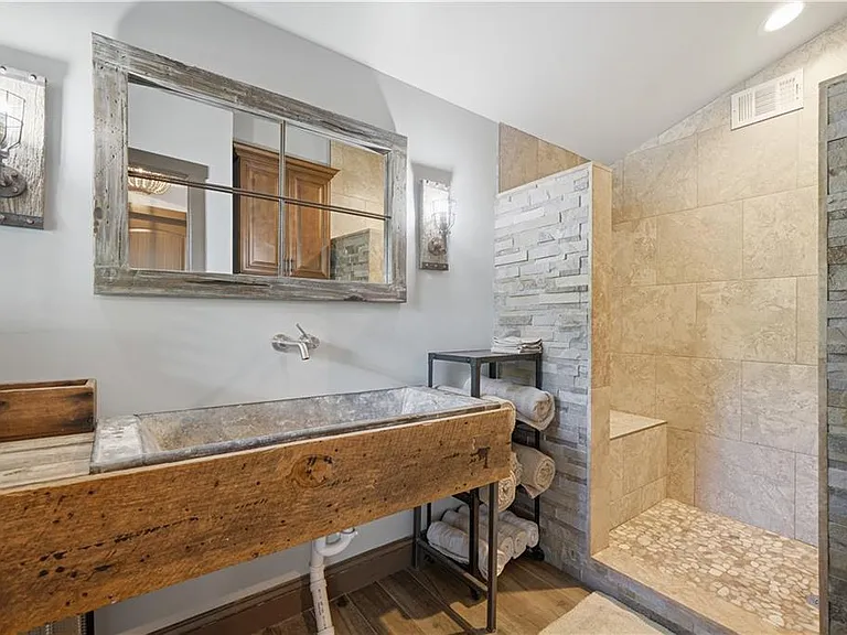 2115 Kemp Dr — Photo 20
