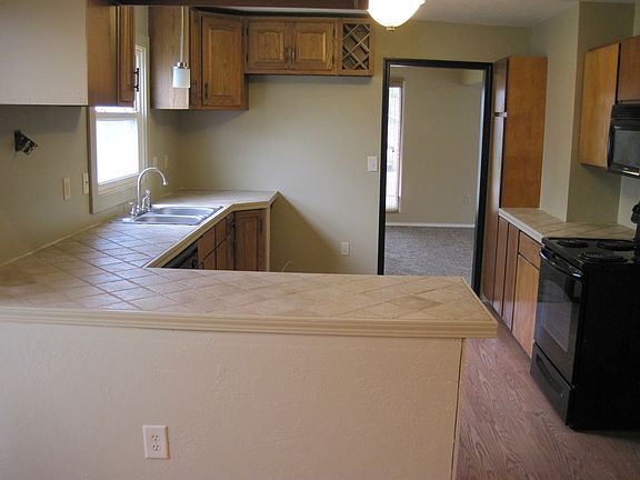 2nd image of 220 N Jones St