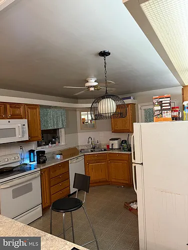 4305 Briggs Chaney Rd - More
