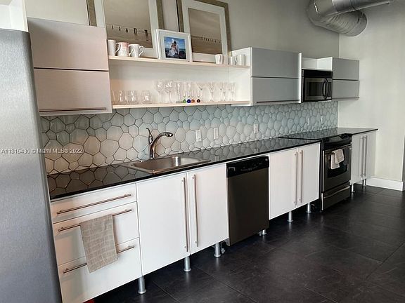 4th image of 690 SW 1st Ct APT 3101