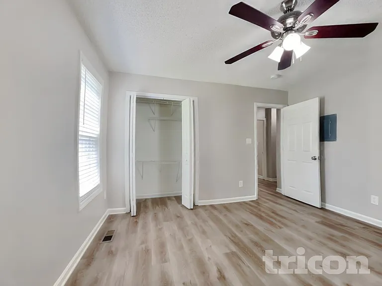 1031 Laurel Leaf Rd — Photo 6