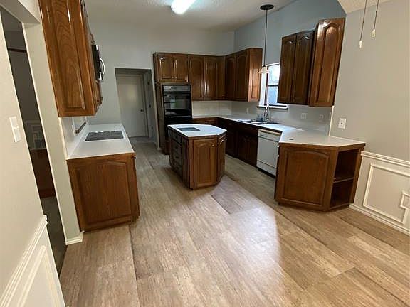 3rd image of 6869 Rolling Ridge Dr