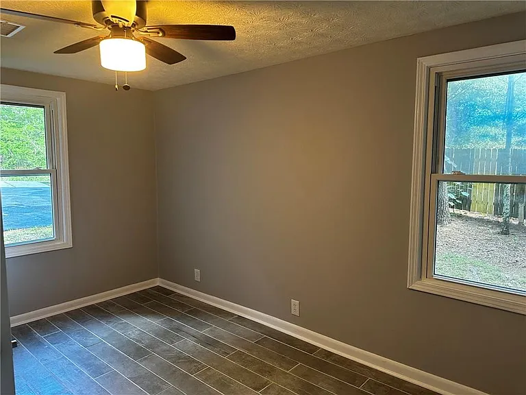 10790 Waters Rd — Photo 19