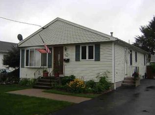 112 Hobson Ave, Pawtucket, RI 02860