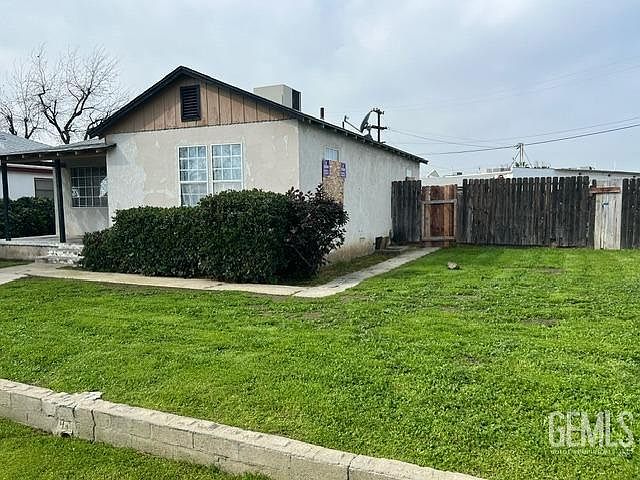 2nd image of 2111 Carrere St
