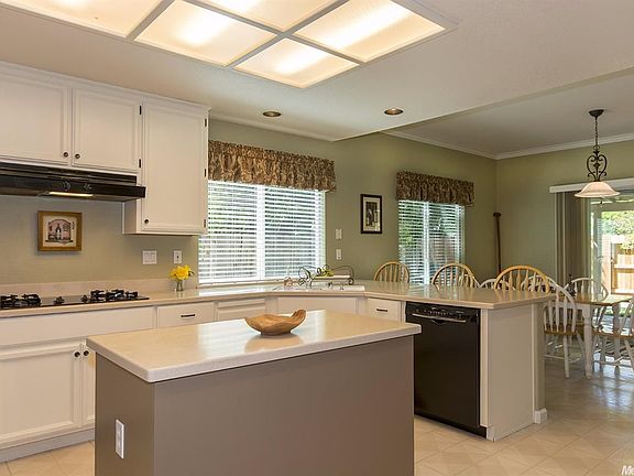 5th image of 309 Carlina Ct