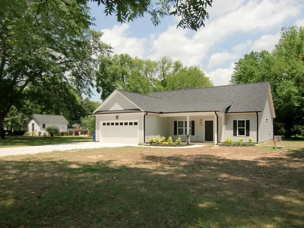 108 Fairfield Cir, Dunn, NC 28334